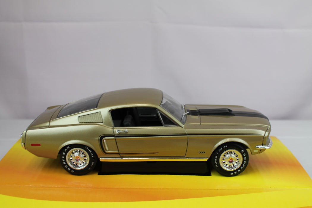 1968 Mustang  CJ 428  American Muscle Gold 1/18 - 32409 Used
