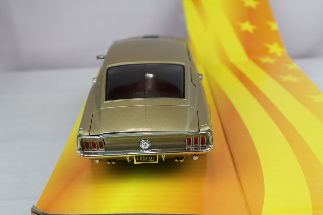 1968 Mustang  CJ 428  American Muscle Gold 1/18 - 32409 Used