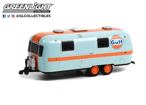 Custom Gulf Oil - 1971 Airstream Double-Axle Land Yacht Safari - 1:64 Greenlight - 34120 B  Passion Diecast
