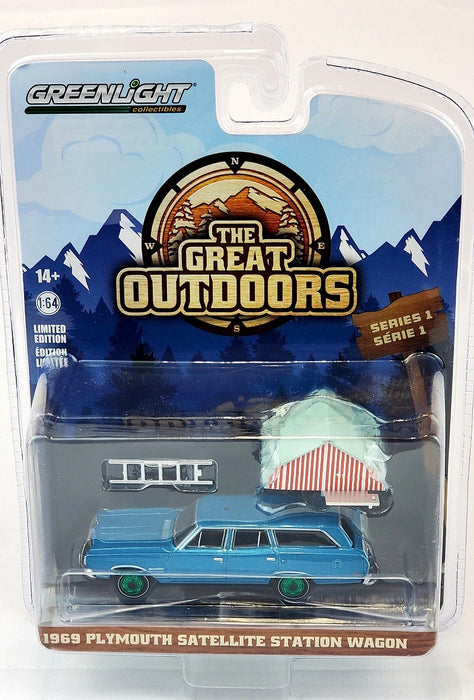 CHASE CAR 1969 Plymouth Satellite Station Wagon / Camp'otel Cartop - The Great Outdoors Series 1- Greenlight 1-64 - 38010 BGR