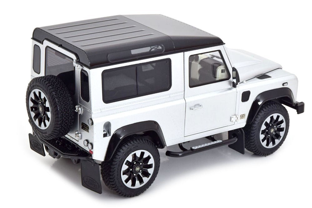 2018 Land Rover Defender 90 works V8 70th Edition - Silver - LCD model - 1/18 - 18007 SI - Passion Diecast
