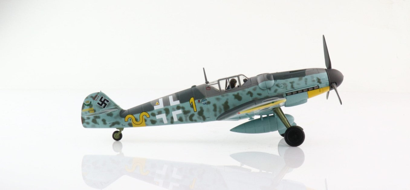 Messerschmitt Bf 109G / Luftwaffe 9./JG 52, Erich Hartmann, October 1943 - Hobby Master 1/48 HA8755