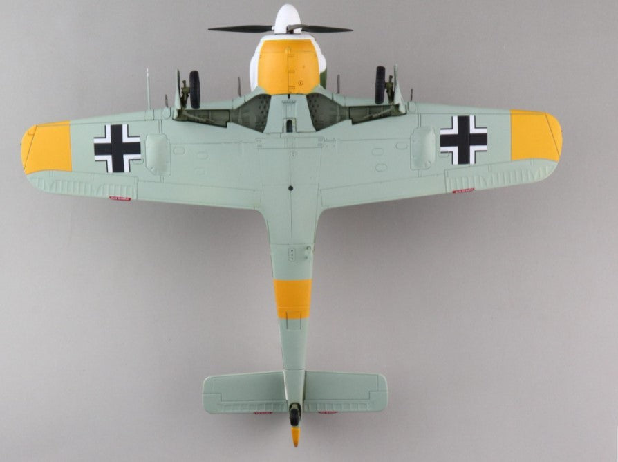 Focke-Wulf FW 190A-4 / Luftwaffe Oblt. W. Nowotny, CO 1./JG 54, Staraya Russia, March 1943 / Hobby Master 1:48 HA7427