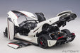 Koenigsegg RegeraWhite/Carbon with Red accent - Autoart 1/18 - 79027- Passion Diecast