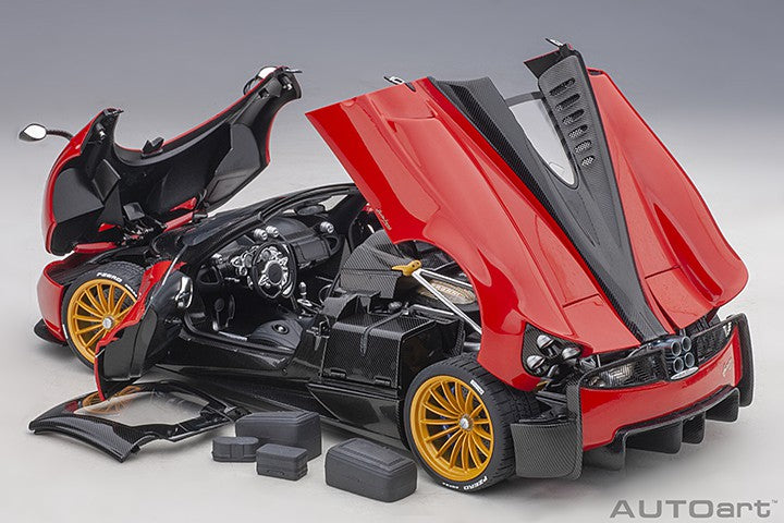 Pagani Huayra Roadster Rosso Monza / Red -  AUTOART -  1/18 - 78287  -  Passion Diecast
