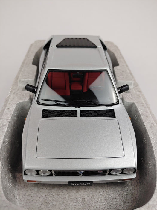 Lancia Delta  S4  silver  - Autoart   1/18 -  74772  Used  Read