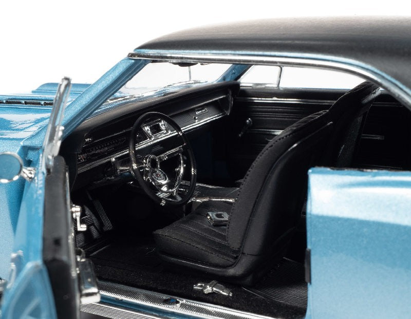 1966 Chevrolet Chevelle SS 396 Hardtop in Light Blue - Auto World / American Muscle 1/18 -  AMM1282 - Passion Diecast 