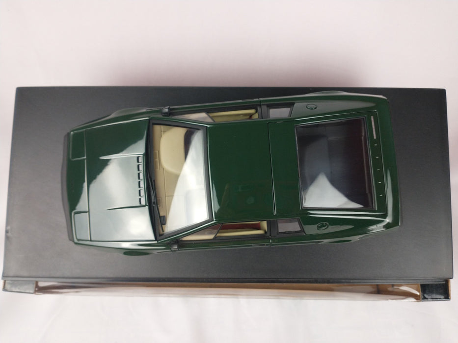 Lotus Esprit Type 1979  Green - Autoart   1/18 - 75302   Used  Read