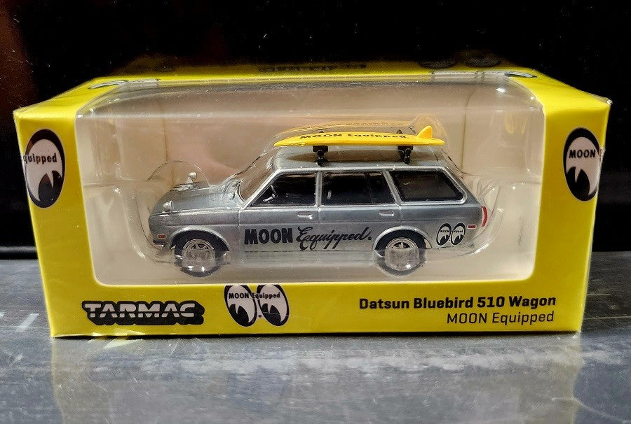 CHASE CAR Datsun Bluebird 510 Wagon Mooneyes Moon - Tarmac Works - Global 64  - 1/64 - T64G-026-ME1GR