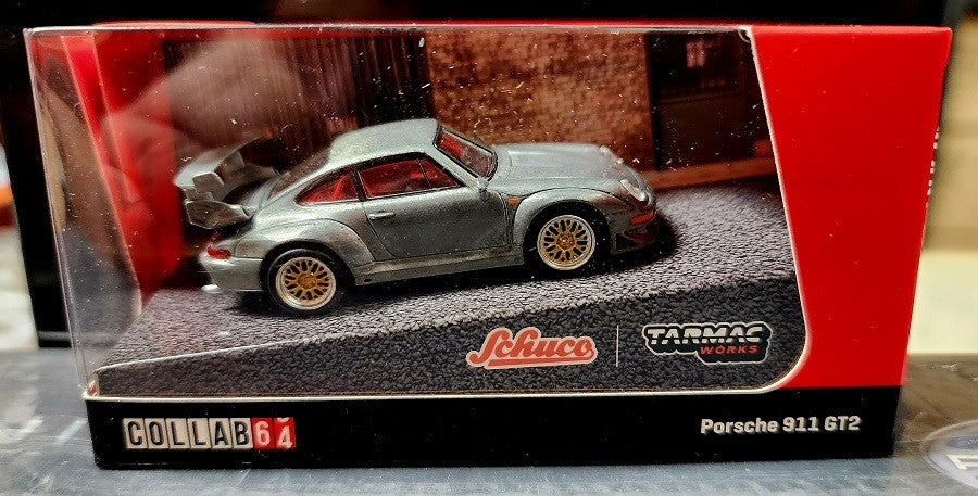 CHASE CAR Porsche 911 (993) GT-2 Rouge - Tarmac Works & Schuco Hobby  -  1/64  - T64S-004-RDGR - Passion Diecast 
