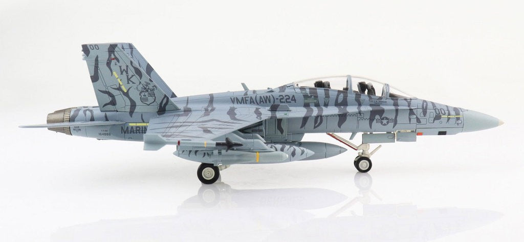 McDonnell Douglas F/A-18D Hornet - USMC VMFA(AW)-224 Bengals, WK00, MCAS Iwakuni, Japan, 2009 / Hobby Master 1:72 HA3569