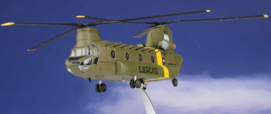 Boeing CH-47C Chinook / Fuerza Aerea Argentina, AE-520, Falkland Islands 1982 / Corgi 1:72 AA34217