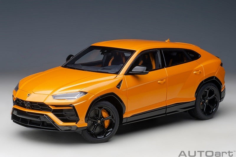 Lamborghini Urus (Arancio Borealis) - Autoart - 79160 Passion Diecast