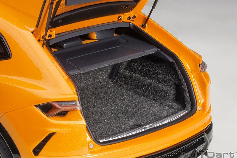 Lamborghini Urus (Arancio Borealis) - Autoart - 79160 Passion Diecast