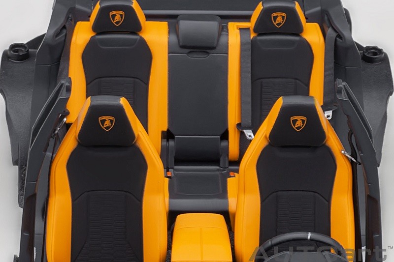 Lamborghini Urus (Arancio Borealis) - Autoart - 79160 Passion Diecast