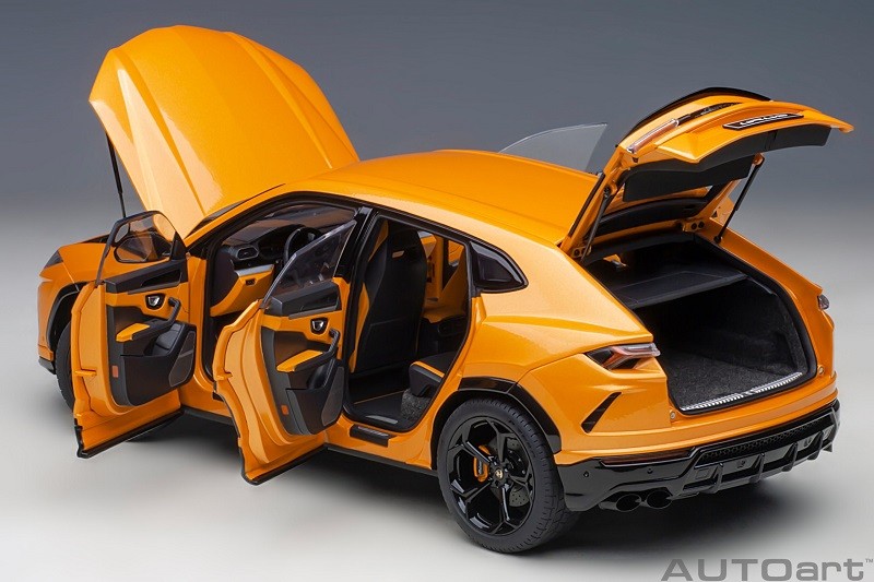 Lamborghini Urus (Arancio Borealis) - Autoart - 79160 Passion Diecast
