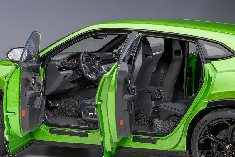 Lamborghini Urus (Verde Selvans) - Autoart - 79169 Passion Diecast