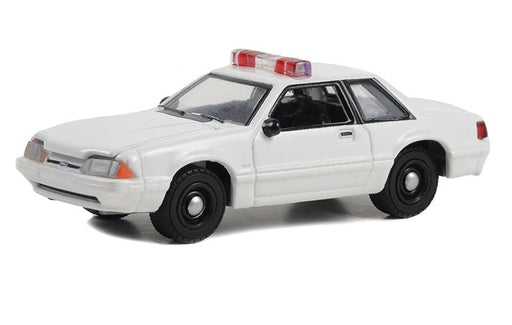 Police - 1987-93 Ford Mustang SSP with Light Bar and Push Bar in White - Hobby Exclusive - 1/64 Greenlight - 43008 B
