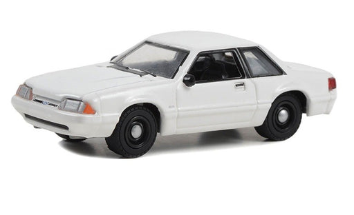 Police - 1987-93 Ford Mustang SSP in White (WITHOUT LIGHT AND PUSH BAR) - Hobby Exclusive - 1/64 Greenlight - 43008 A