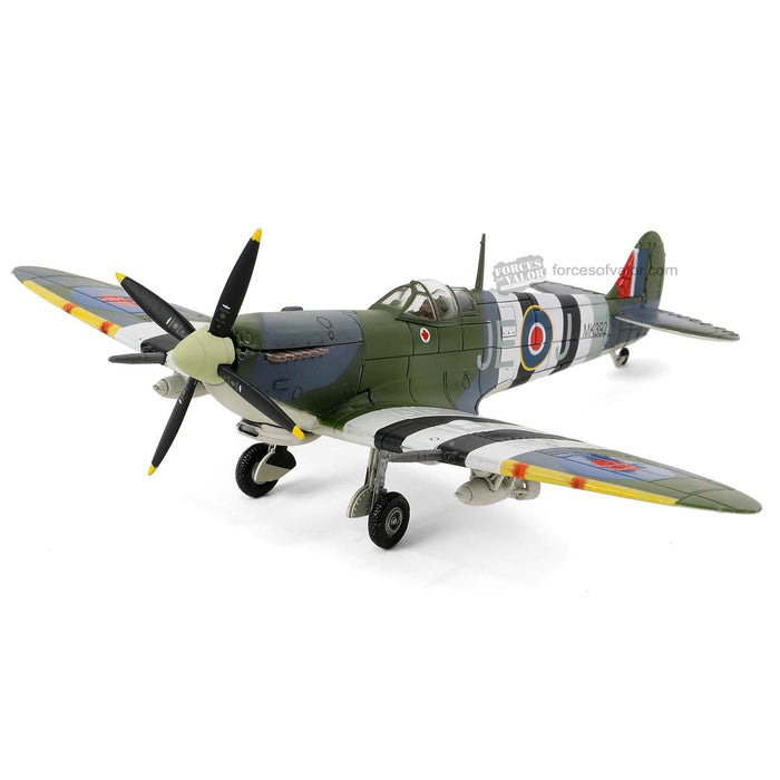 Supermarine Spitfire Mk IX - RAF No.144 (Canadian), Johnnie Johnson, Normandy, France, 1944 / Forces of Valor 1:72 812005C