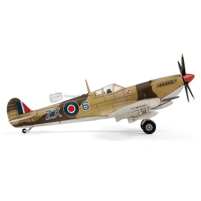 Supermarine Spitfire Mk IX - RAF , Eugeniusz Horbaczewski, La Fouconnerie, Tunisia, April 1943 / Forces of Valor 1:72 812005D