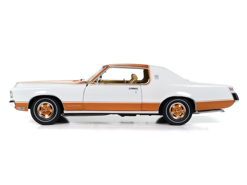 1969 Pontiac Grand Prix - Royal Bobcat in Cameo White - Auto World / American Muscle 1/18 -  AMM1316 - Passion Diecast 
