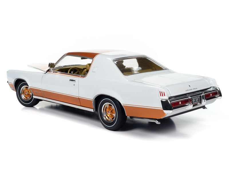 1969 Pontiac Grand Prix - Royal Bobcat in Cameo White - Auto World / American Muscle 1/18 -  AMM1316 - Passion Diecast 