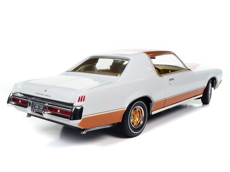 1969 Pontiac Grand Prix - Royal Bobcat in Cameo White - Auto World / American Muscle 1/18 -  AMM1316 - Passion Diecast 