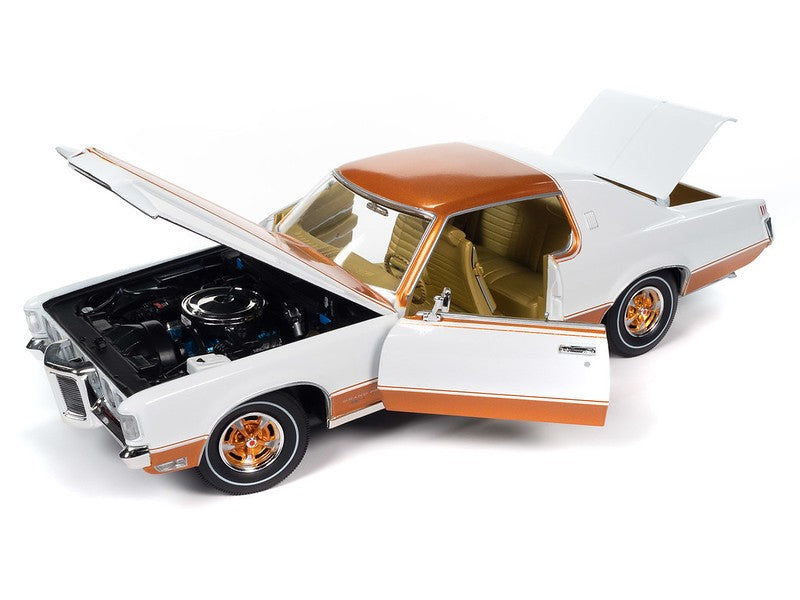 1969 Pontiac Grand Prix - Royal Bobcat in Cameo White - Auto World / American Muscle 1/18 -  AMM1316 - Passion Diecast 
