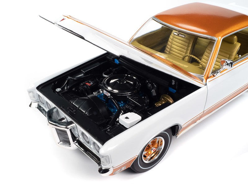 1969 Pontiac Grand Prix - Royal Bobcat in Cameo White - Auto World / American Muscle 1/18 -  AMM1316 - Passion Diecast 