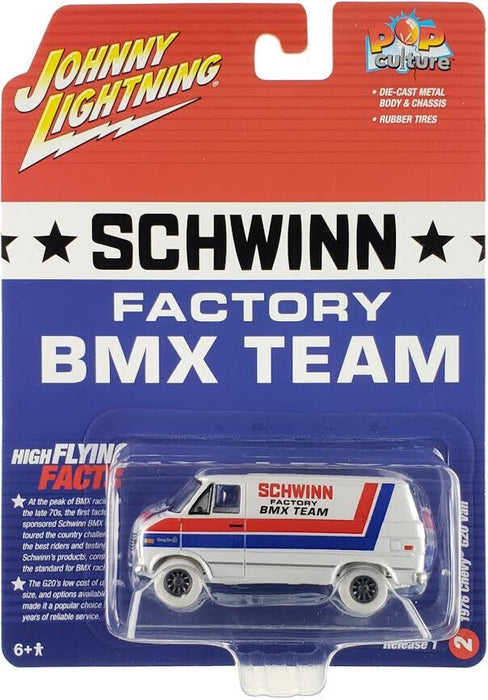 CHASE CAR Schwinn 1976 Chevy Van G20 BMX/Freestyle Bikes in White - Johnny Lightning 1/64 - JLSP311GR