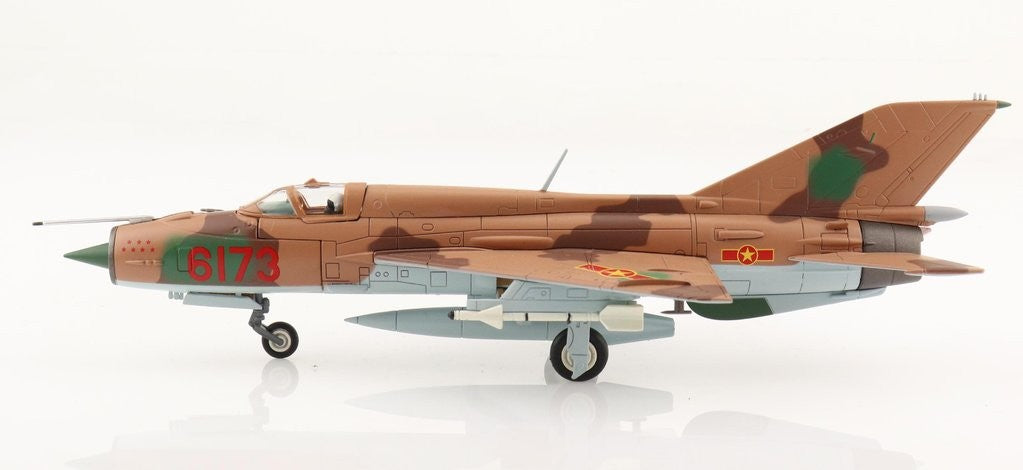 Mikoyan-Gurevich MiG-21PFM Fishbed - VPAF 927th Lam Son Fighter Rgt, Red 6173, Vietnam, 1979 / Hobby Master 1:72 HA0109