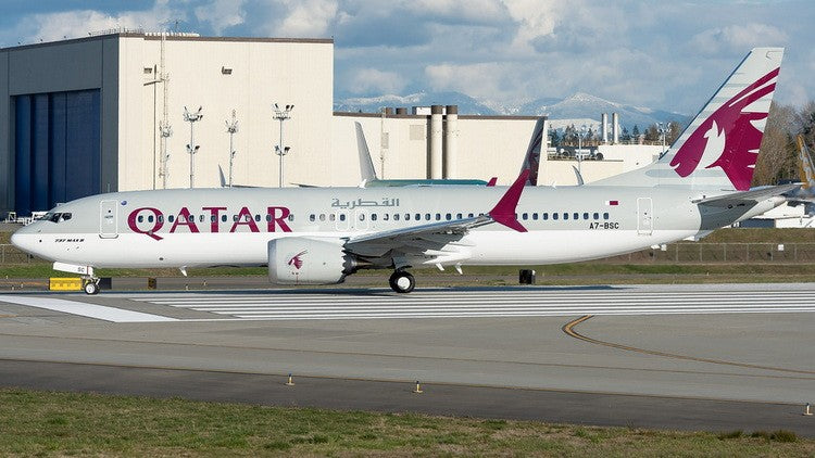 Qatar Airways  Boeing 737-MAX8 /A7-BSC  /  Phoenix Model  1:400 - PH4QTR2421