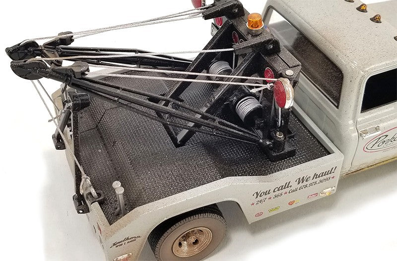 Porkchop's Chop Shop - 1969 Chevrolet C-30 Wrecker - Limited Edition 500 Piece - ACME - 1/18 - GL-51539
