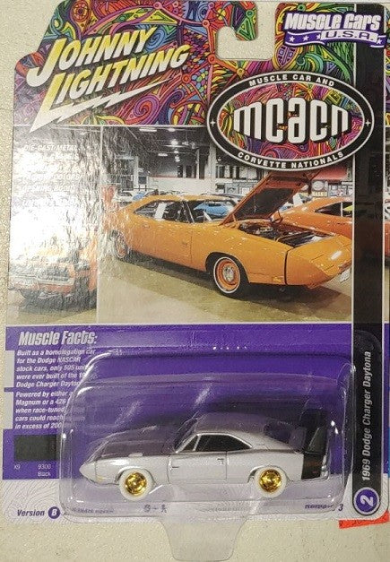 CHASE CAR 1969 Dodge Charger Daytona in Gloss Black with White Rear Stripe - Johnny Lightning 1/64 - JLSP288 BGR