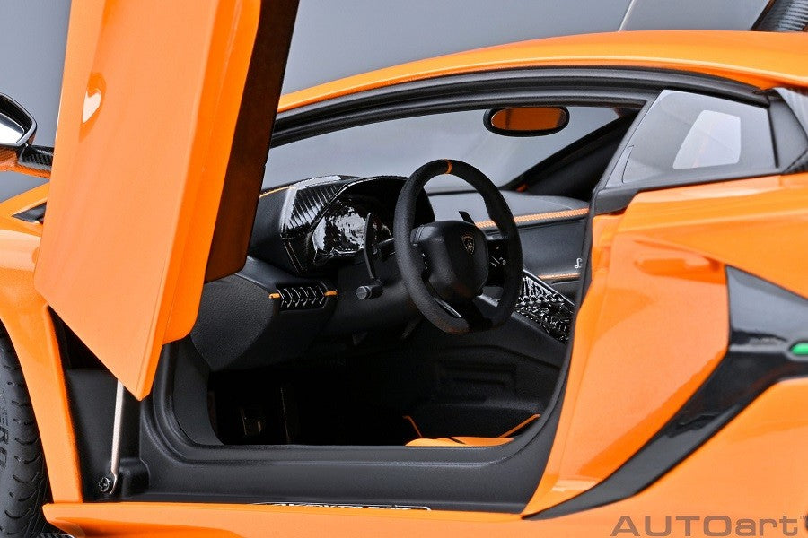Lamborghini Aventador SVJ (Arancio Atlas) - Autoart - 79218 Passion Diecast