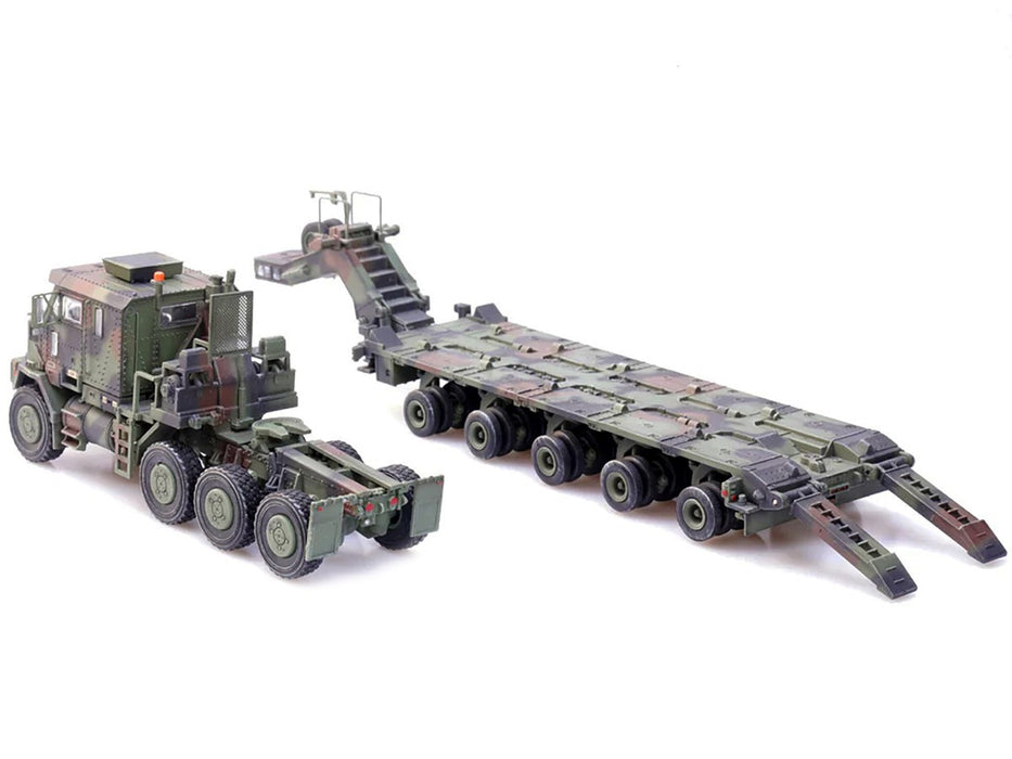 M1070, Heavy Equipment Transporter,  US Army Camo, "Armor Premium" Series   - Panzerkampf 1:72 - 12206PA