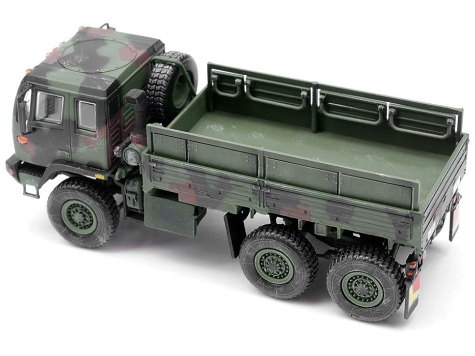 M1083 MTV, (Medium Tactical Vehicle)  Cargo Truck NATO Camo, US Army  - Panzerkampf 1:72 - 12206PA