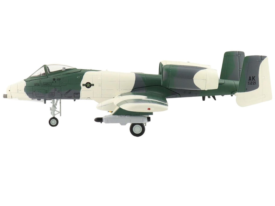 Fairchild A-10A Thunderbolt II / USAF 343rd CW, 18th TFS, Eielson AFB AK, Ex. Cool Snow Hog 1982 / Hobby Master 1:72 HA1336
