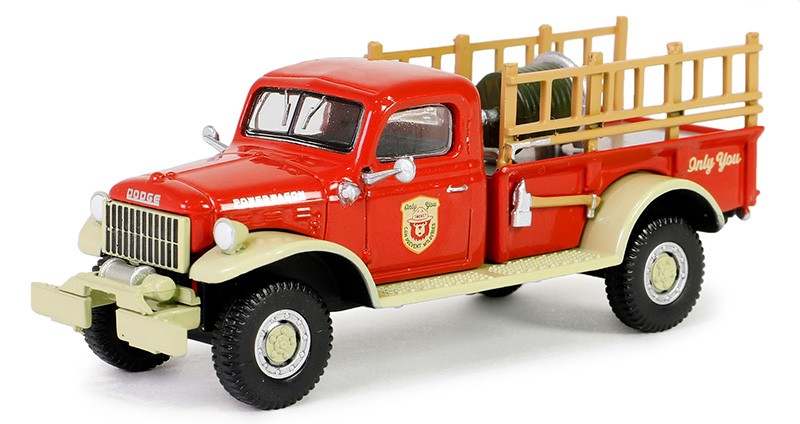 Fire Service - 1946 Dodge Power Wagon Fire Truck - Smokey Bear Series 3 - 1/64 Greenlight - 38060 A