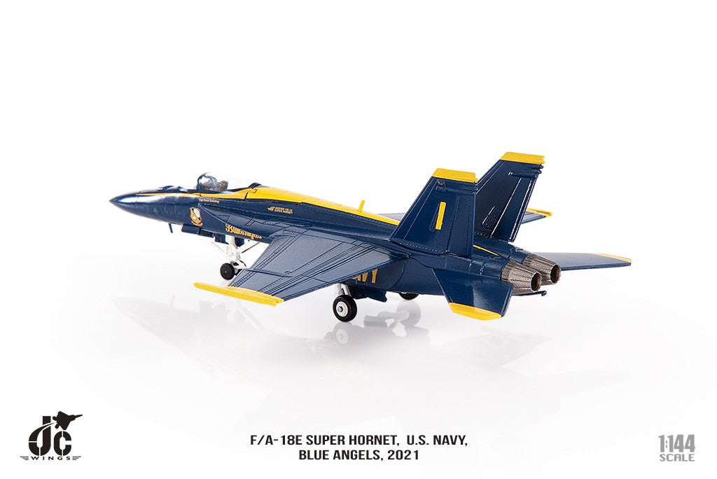 McDonnell Douglas F/A-18F Super Hornet USN Blue Angels, n°1, 2021 - JC Wings  1:144   JCW-144-F18-004