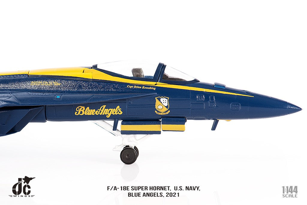 McDonnell Douglas F/A-18F Super Hornet USN Blue Angels, n°1, 2021 - JC Wings  1:144   JCW-144-F18-004