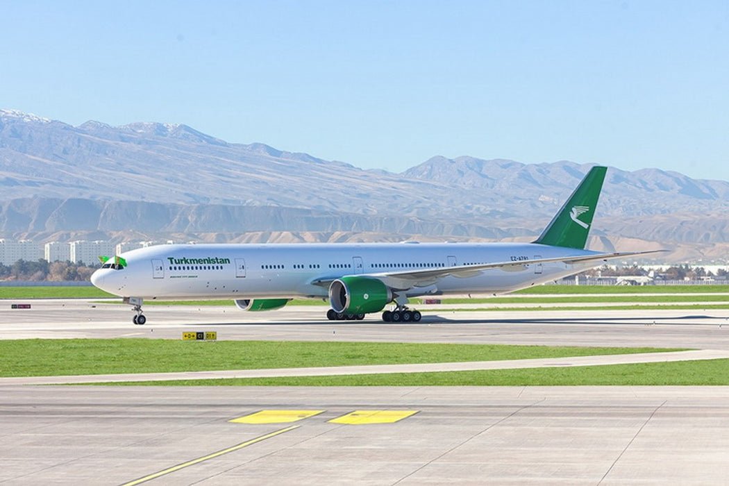 (Preorder) Turkmenistan Airlines Boeing 777-300ER  / EZ-A781 / Phoenix Model 1:400 - 11890