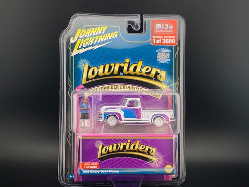 CHASE CAR Lowriders 1950 Chevy 3100 Pickup with American Diorama Figure Limited 3,600 - Johnny Lightning 1/64 - JLCP7457GR