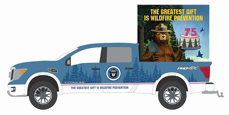 2019 Nissan Titan XD Pro-4X - Smokey Bear Series 4 - 1/64 Greenlight - 38070 F