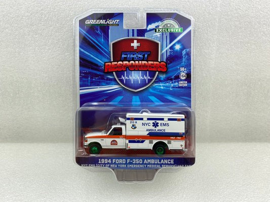 (Green Machine) City New York Emergency Medical - Ambulance - 1994 Ford F-250 - Hobby Exclusive - 1/64 Greenlight - 67064GR