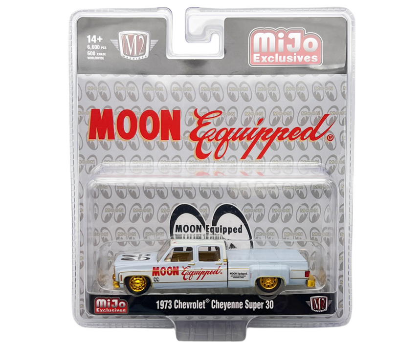CHASE CAR 1973 Chevrolet Cheyenne Super 30 Mooneyes Equipped - Bleu Clair - Mijo Exclusives - M2 Machine - 1:64 - 39000-MJS03GR