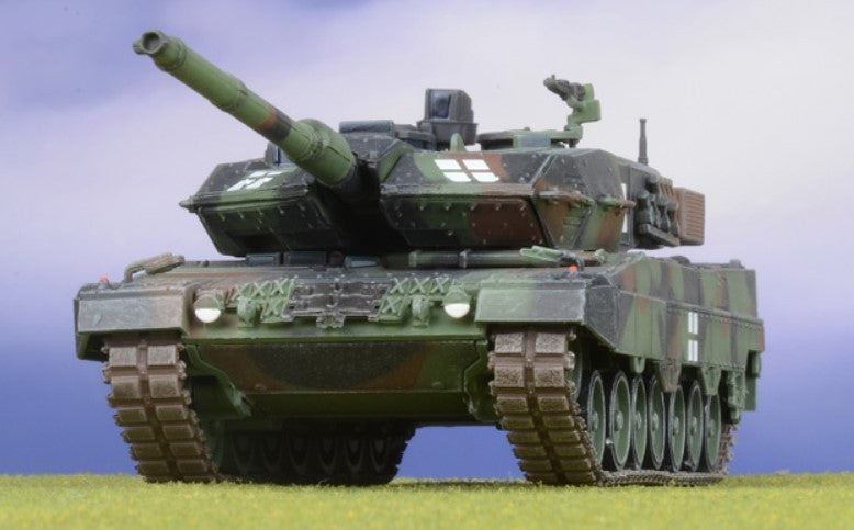 Krauss-Maffei Leopard 2A6 tank / Ukrainian Army / Panzerkampf 1:72 - 12173PD