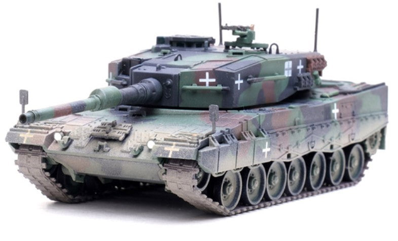Krauss-Maffei Tank Leopard 2A4 & snorkel / Ukrainian Army / Panzerkampf 1:72 - 12226PC