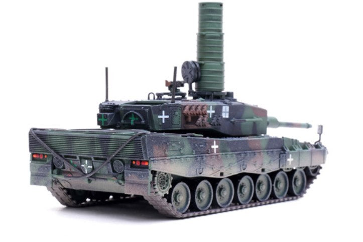 Krauss-Maffei Tank Leopard 2A4 & snorkel / Ukrainian Army / Panzerkampf 1:72 - 12226PC